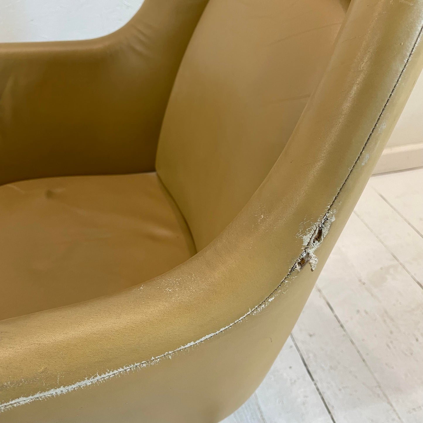 Mid Century Leather Executive Chair by Max Pearson for Knoll
