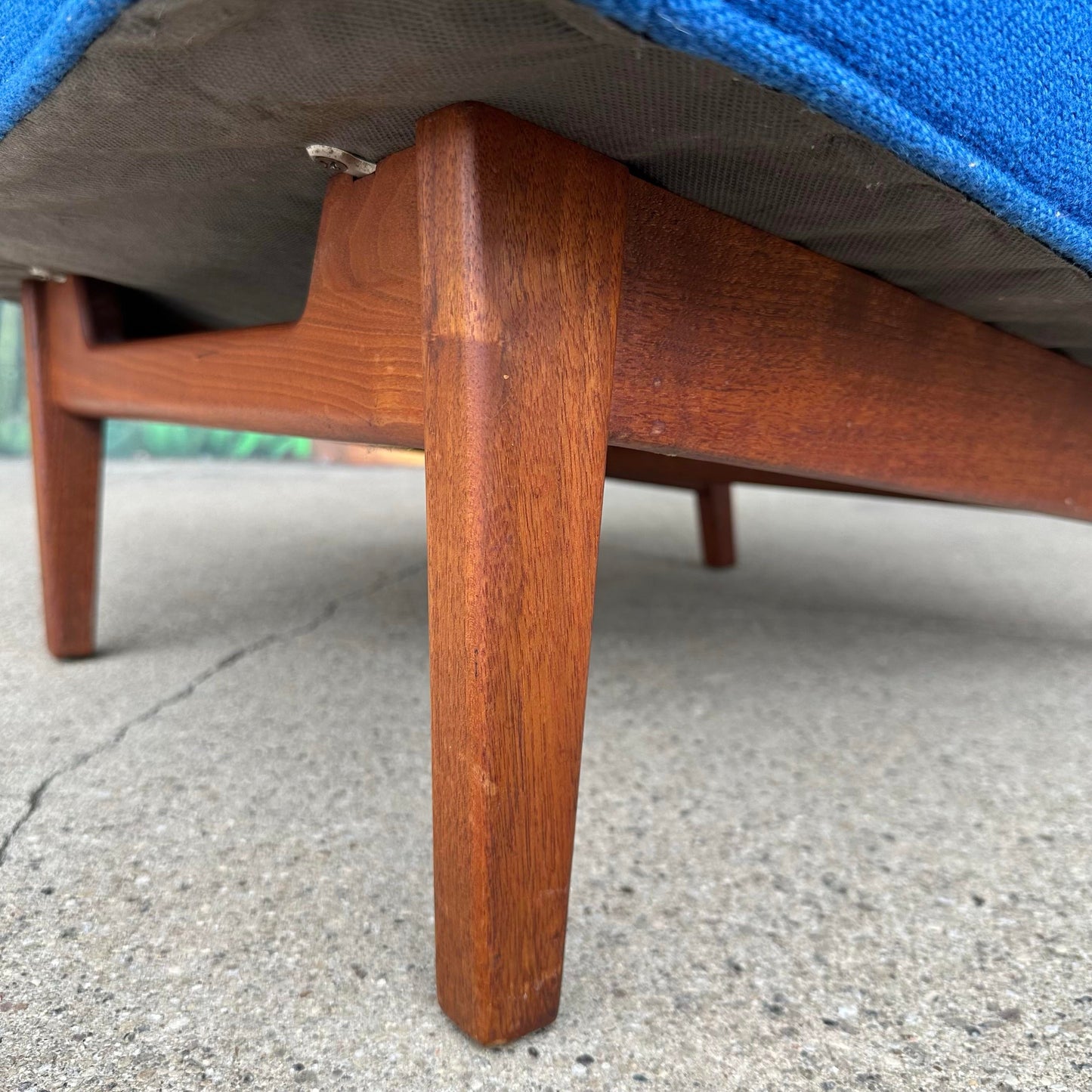 Jens Risom Easy Chair Walnut Lounge Chair Mid-Century Modern