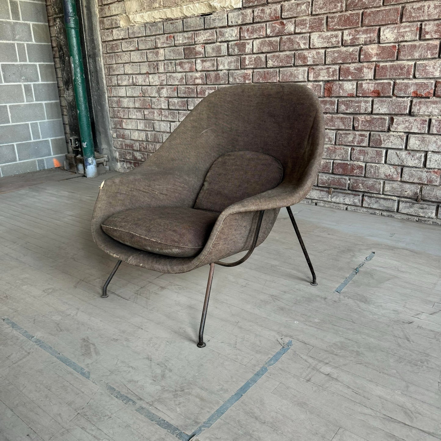 Early Eero Saarinen for Knoll Womb Chair