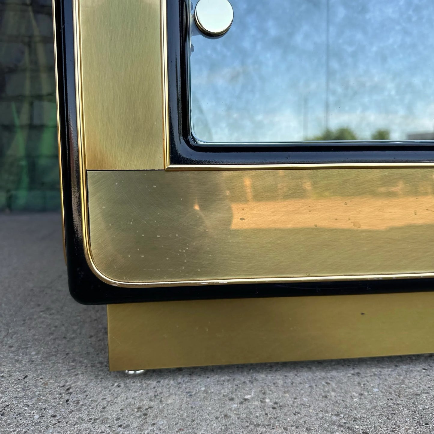 Mastercraft Burnished Brass and Glass Etagere Display Cabinet 2 of 2