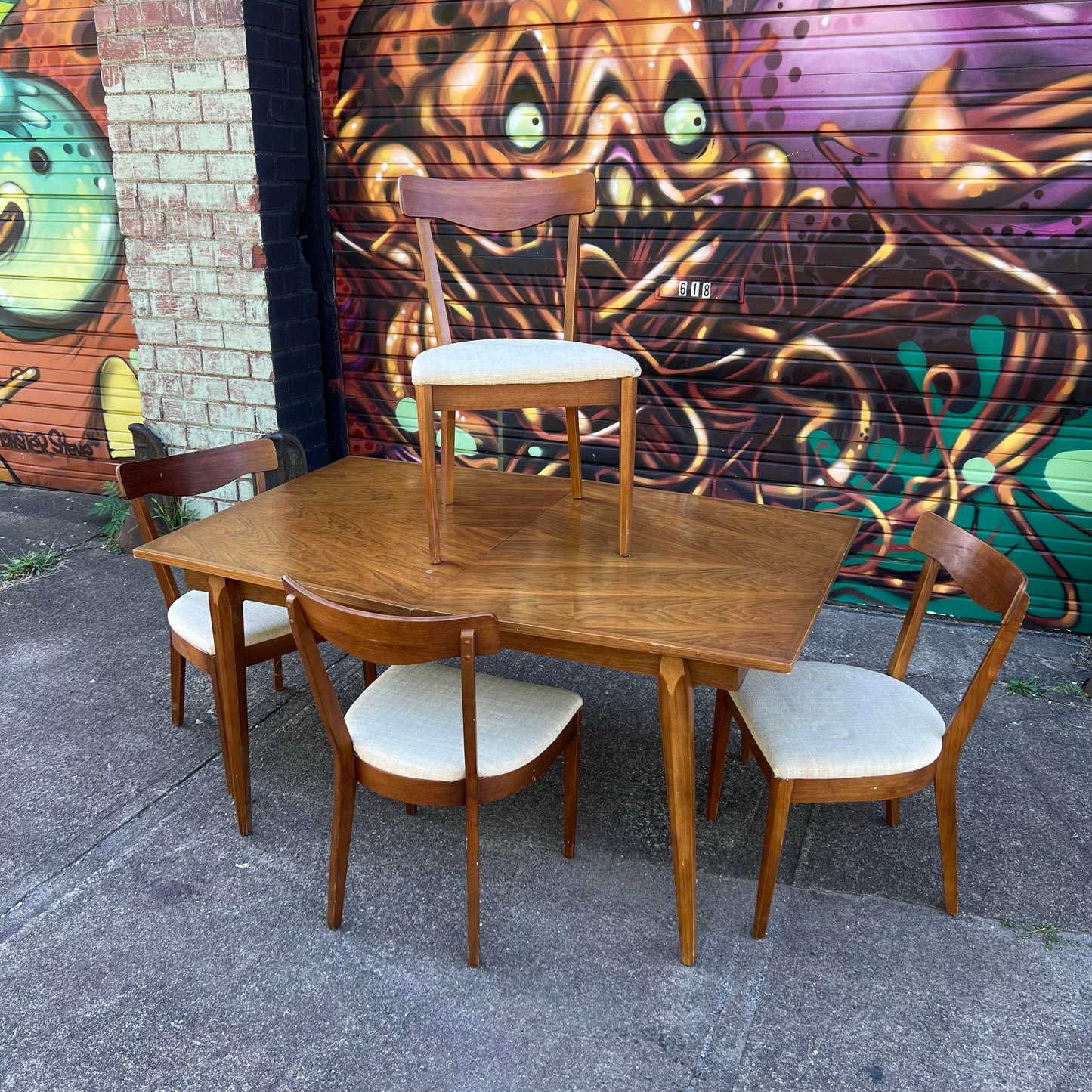 American of Martinsville Dining Set With 4 Chairs