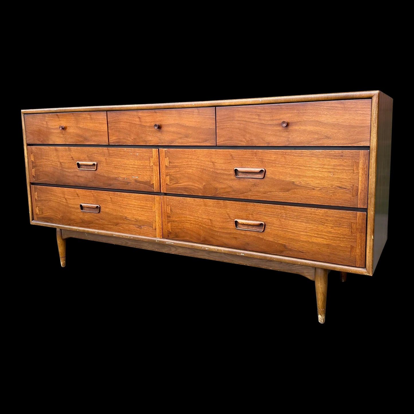 Lane Acclaim 7 Drawer Low Dresser