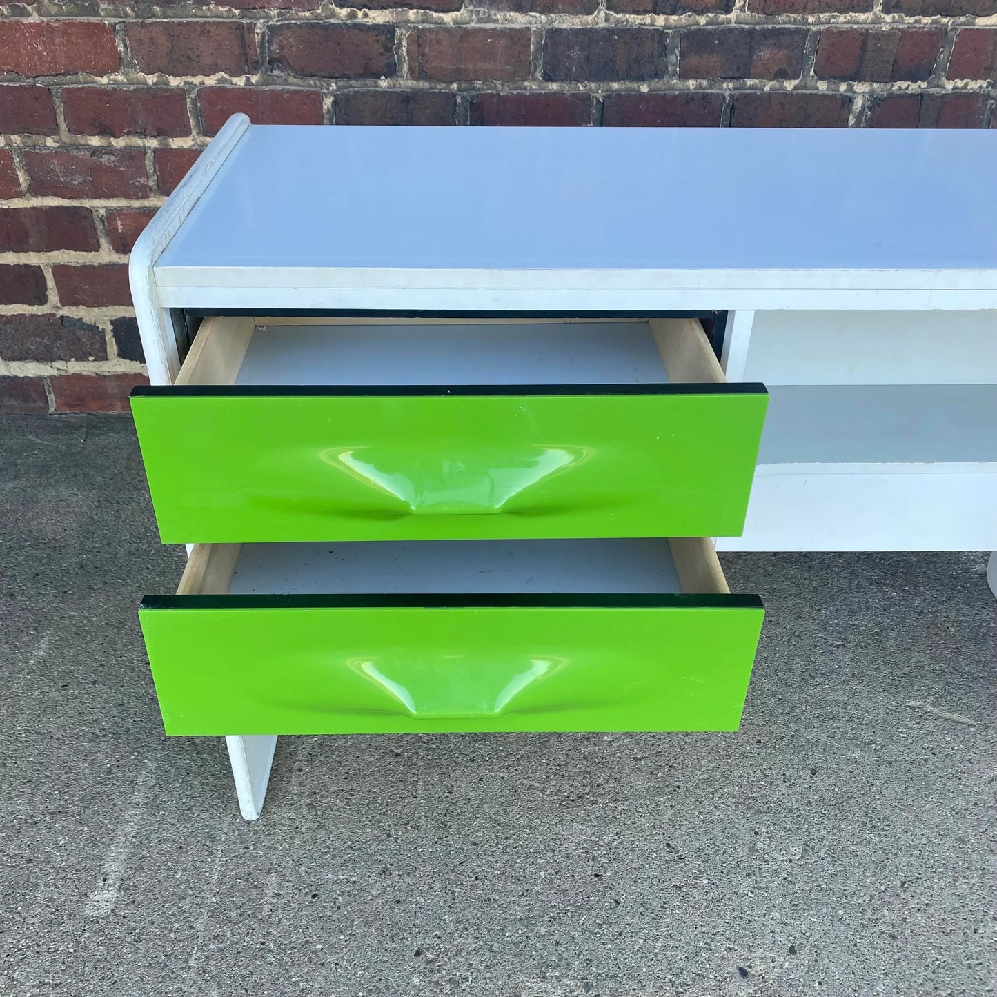 1970s Desk by Giovanni Maur for Treco Green Mid Century Modern Retro