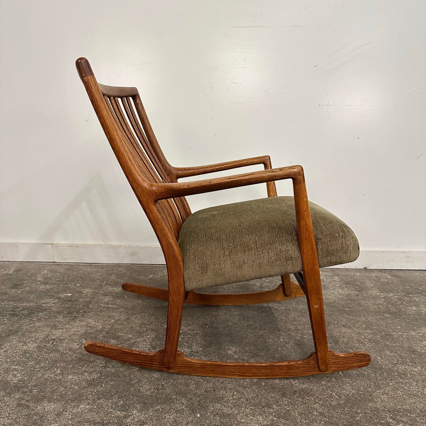 Early Mid Century Modern Hans J. Wegner Rocking Chair Ml-33