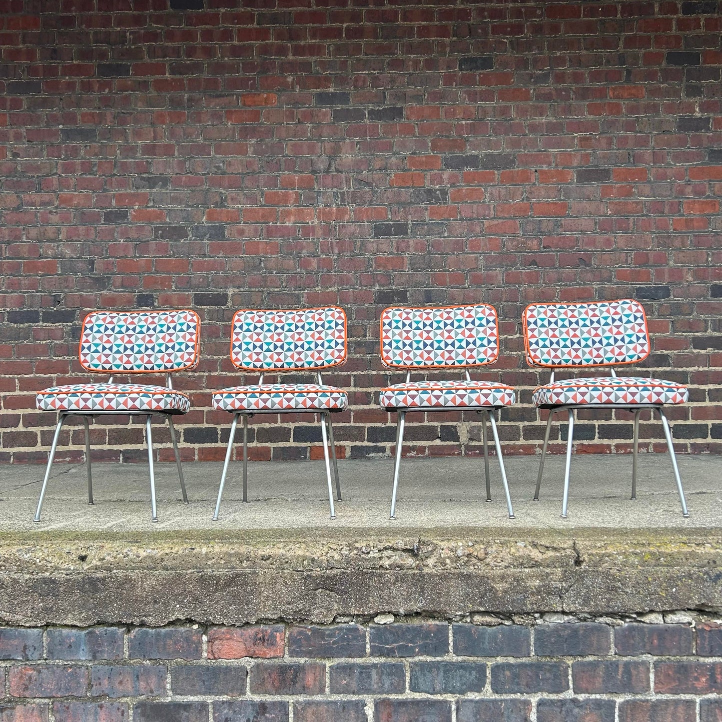 Set of 4 Early George 4671 Aluminum Frame Nelson Chairs Recovered in Geometric Sunbrella Fabric