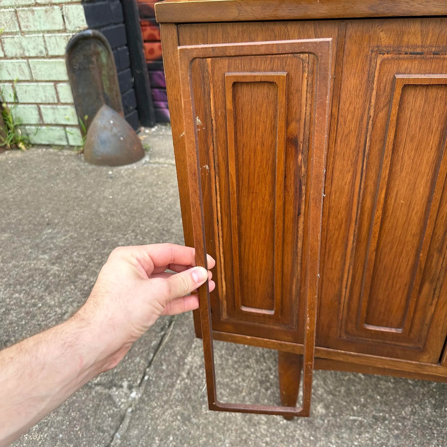 Broyhill Premier Scultpra China Cabinet