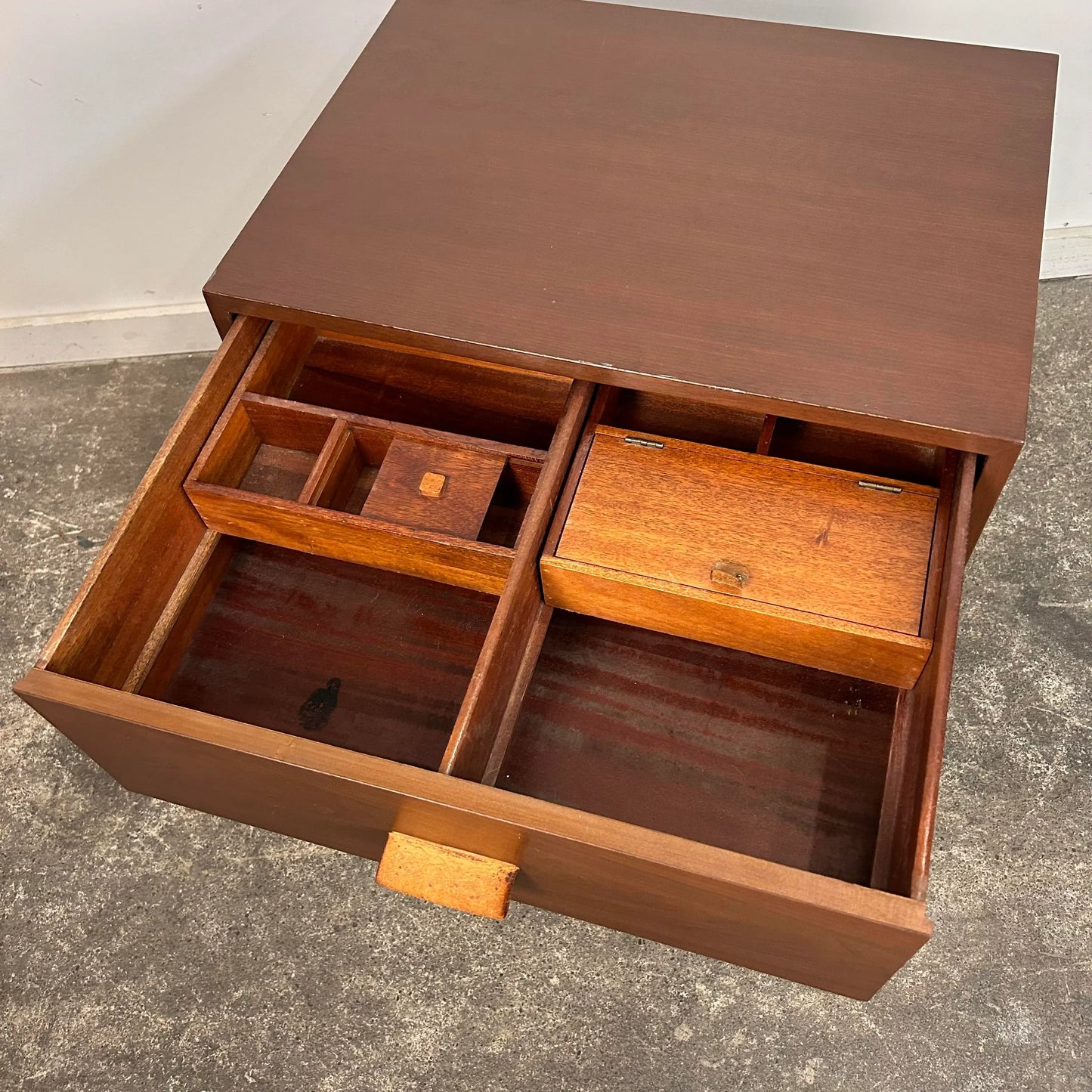 Mid Century Modern Chest of Drawers With Leather Pulls