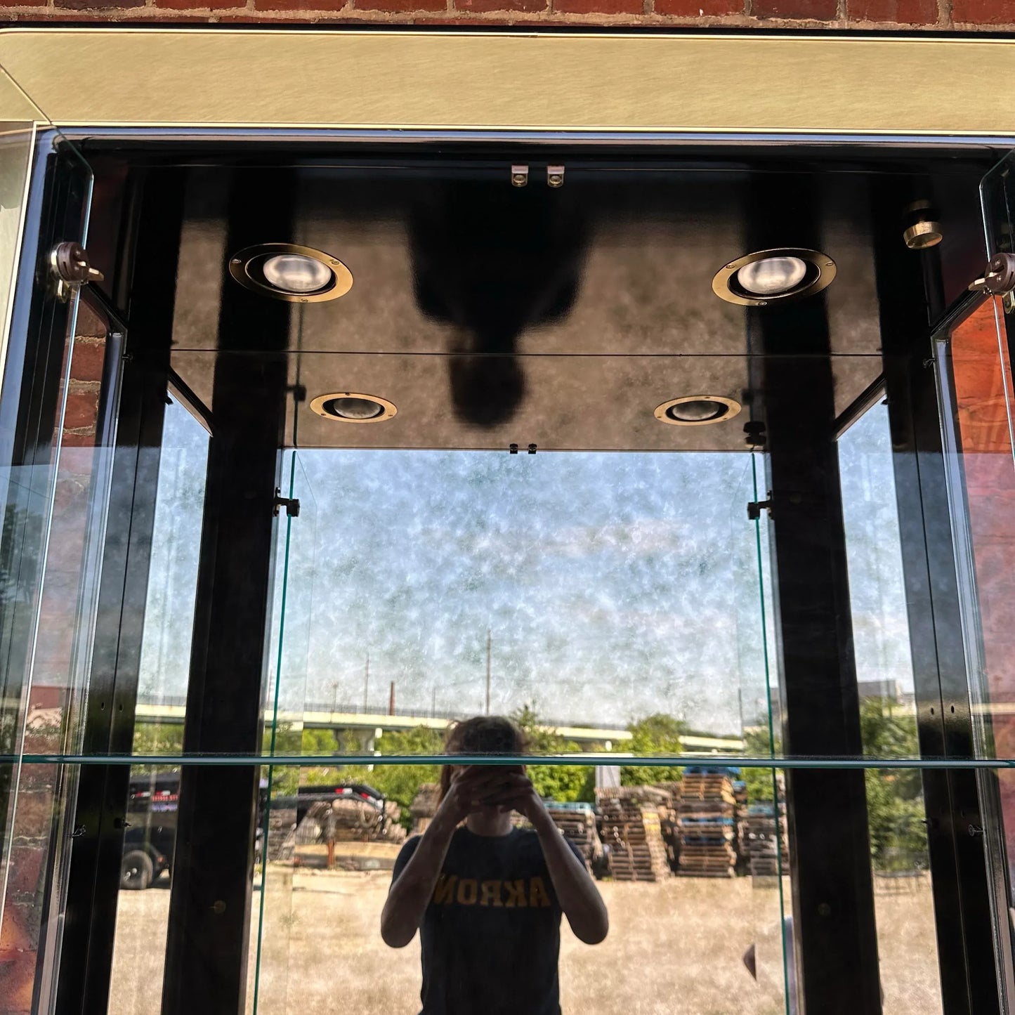 Mastercraft Burnished Brass and Glass Etagere Display Cabinet 2 of 2