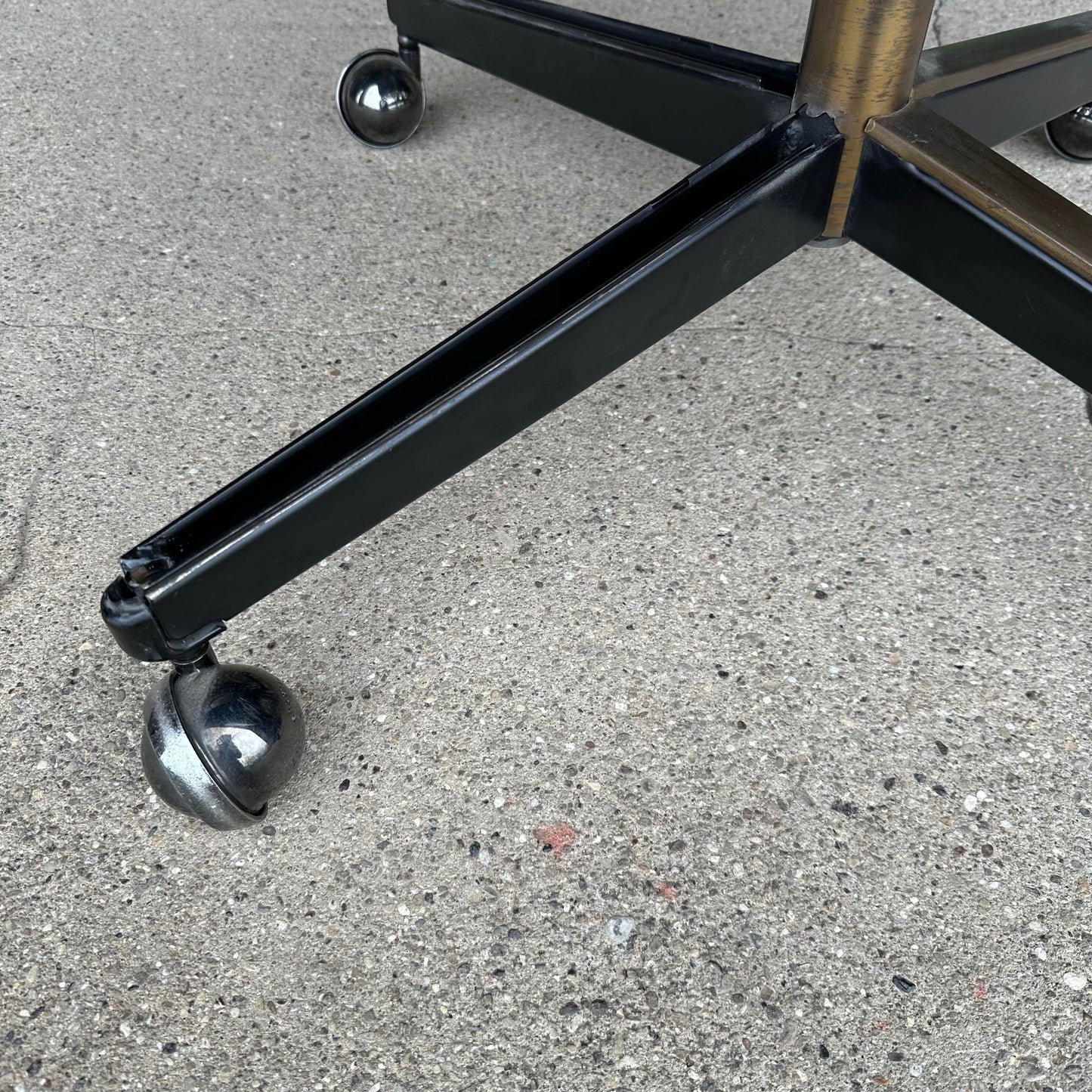 Max Pearson for Knoll Black Vinyl Executive Chair