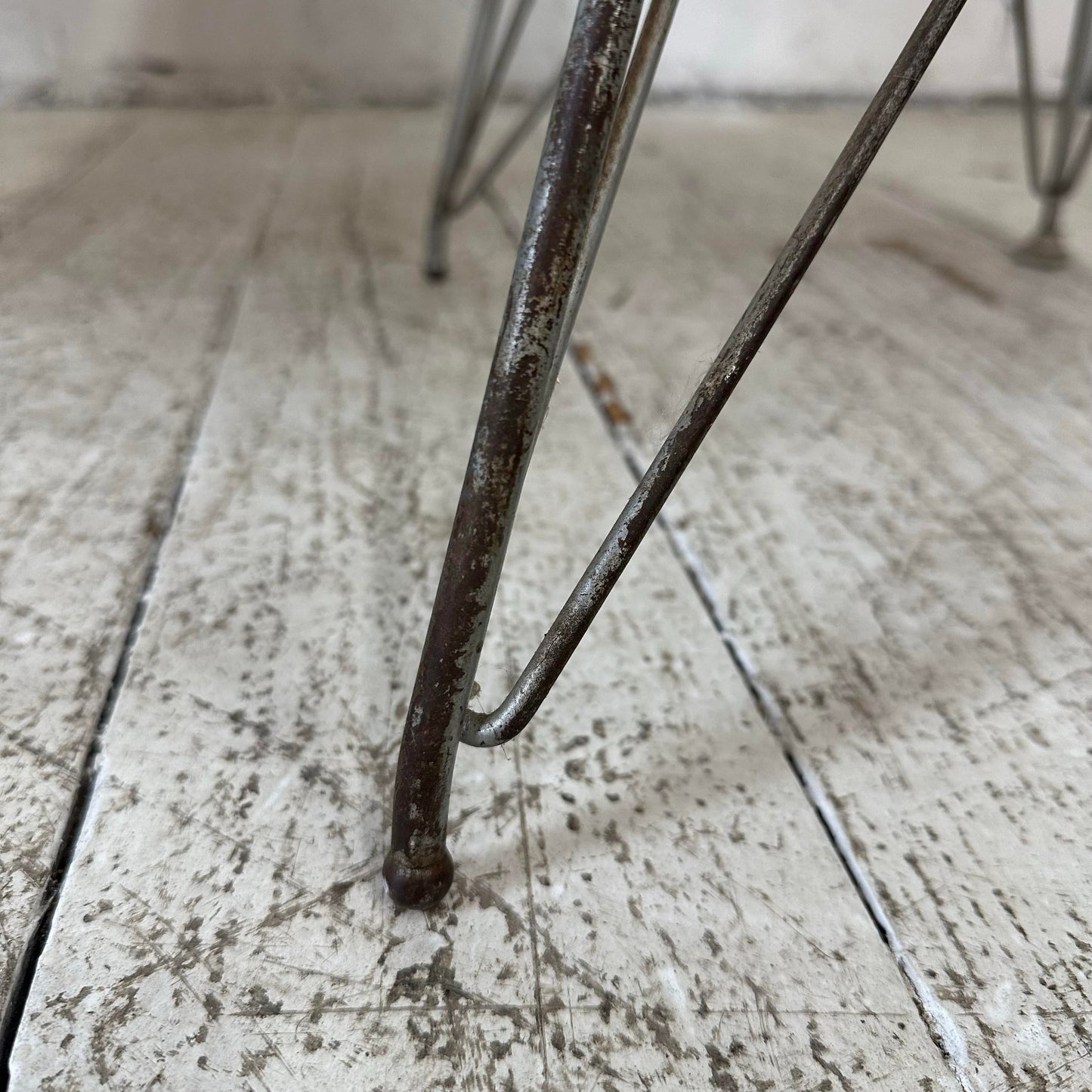 Set of 4 Eames Herman Miller Dkr-1 Eiffel Wire Chairs Leather Pads