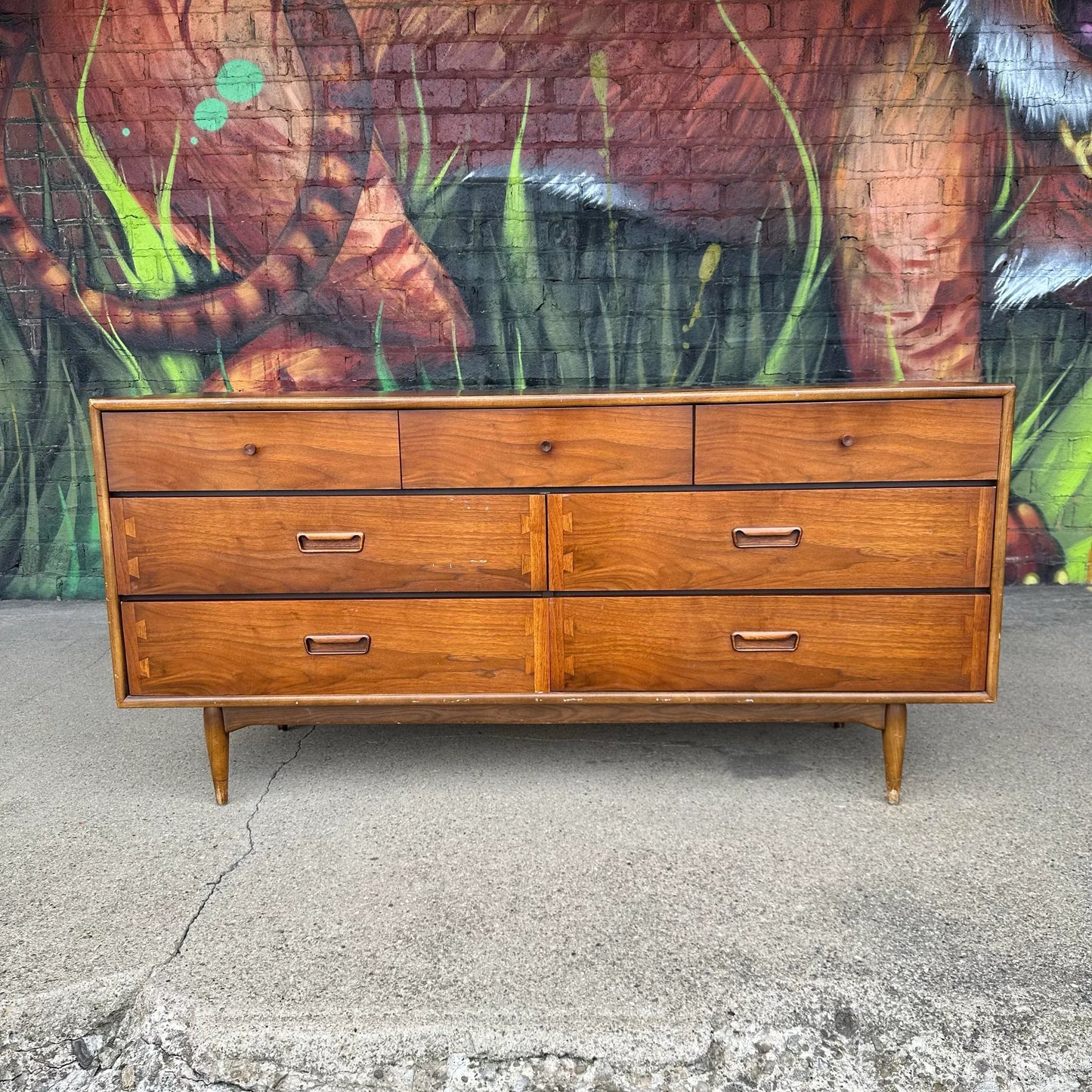 Lane Acclaim 7 Drawer Low Dresser