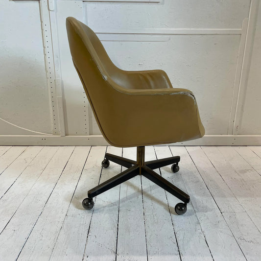 Mid Century Leather Executive Chair by Max Pearson for Knoll