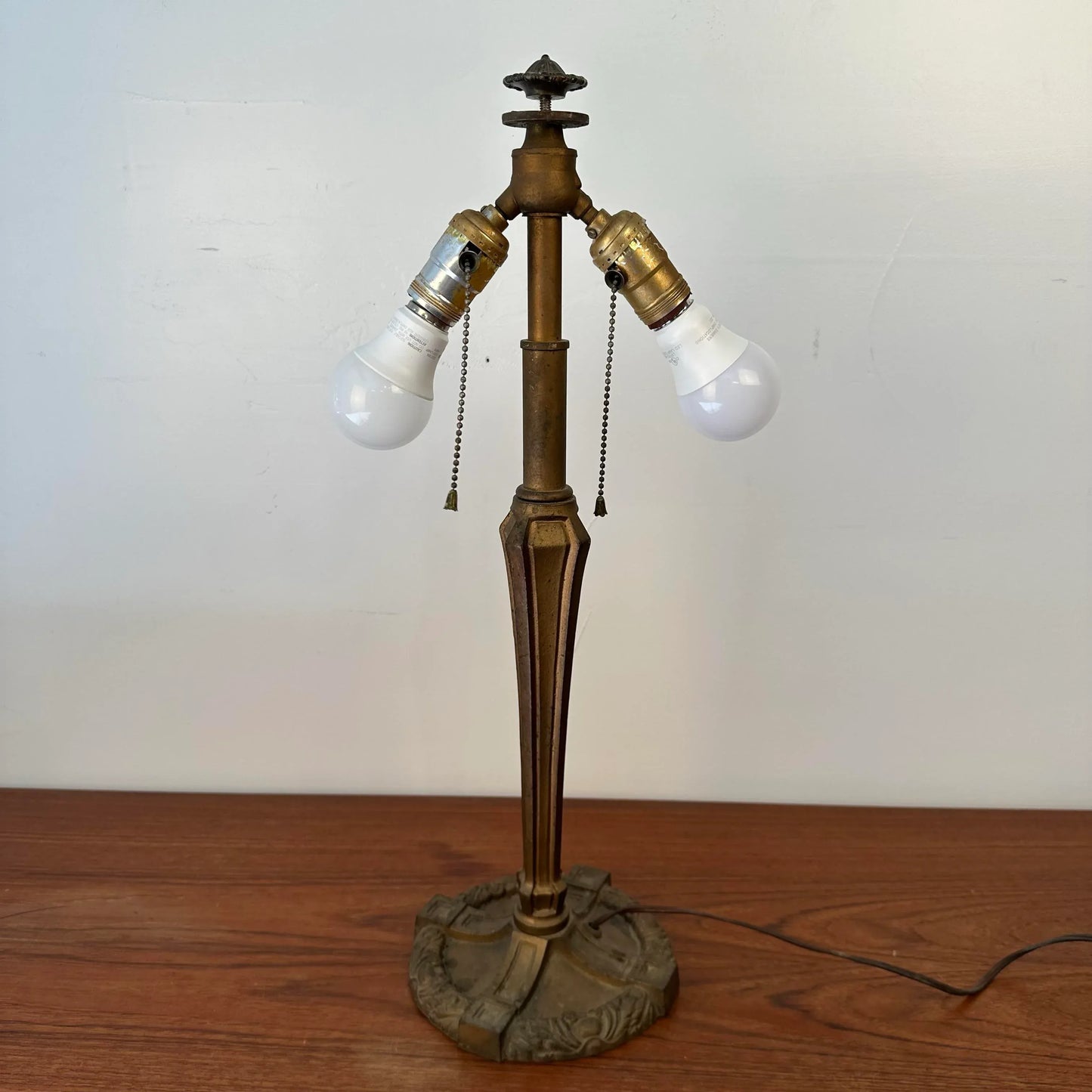 Antique Stained Glass Tiffany Style Table Lamp