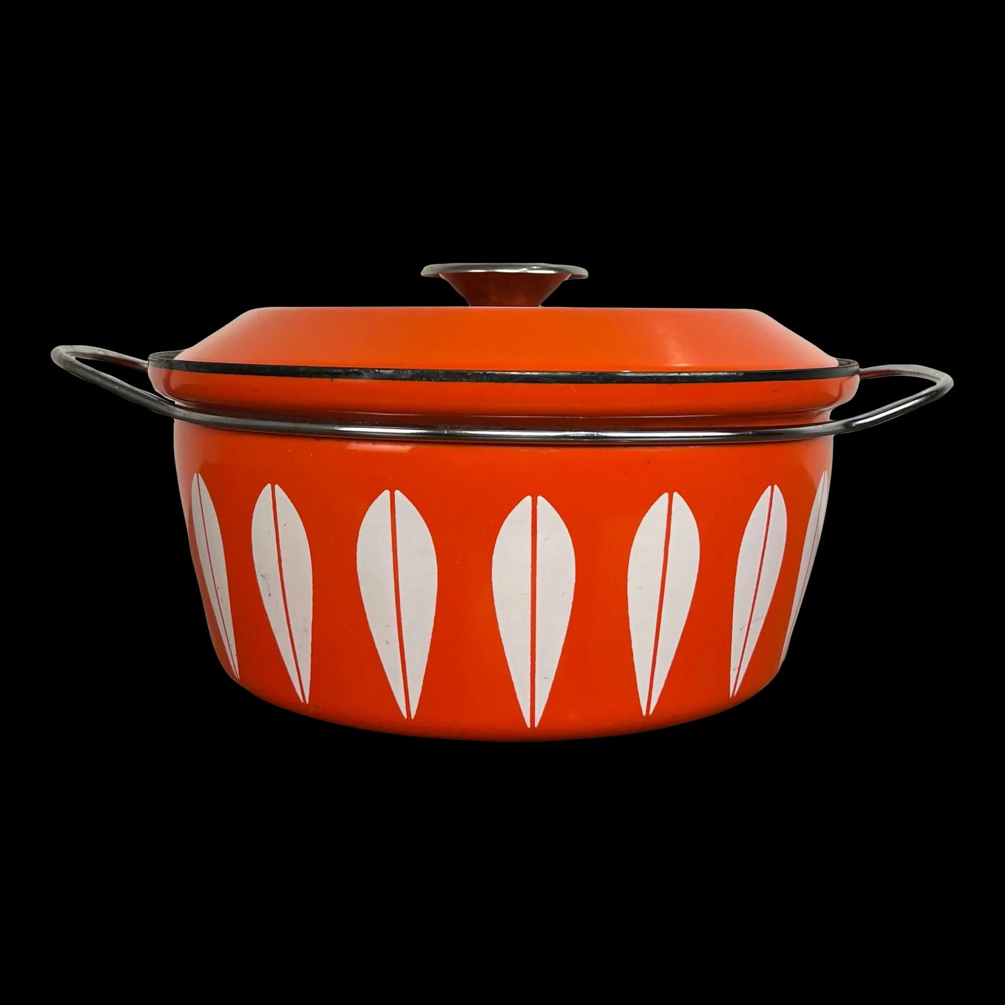 Catherine Holm Enamel “Lotus” Lidded Dutch Oven