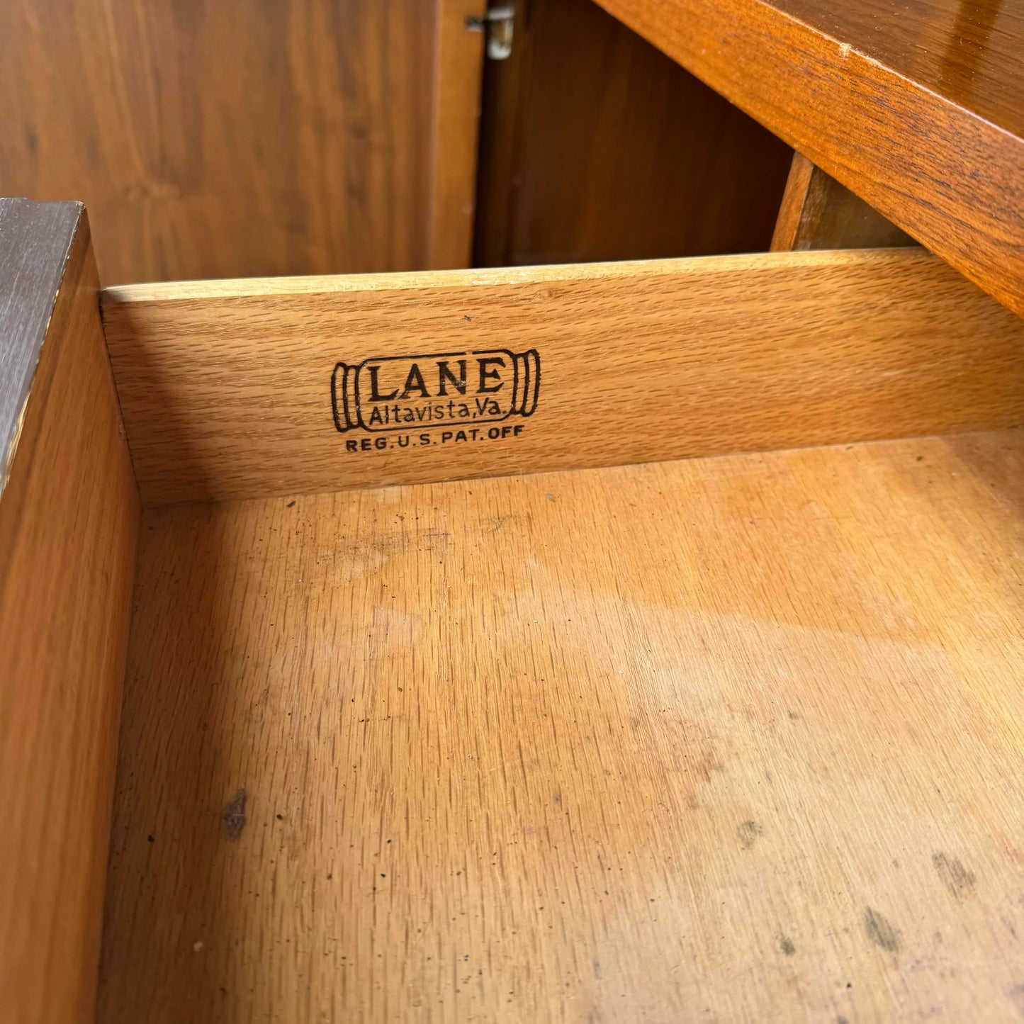 Lane Bow Tie Tuxedo China Cabinet Hutch Credenza 2 Piece