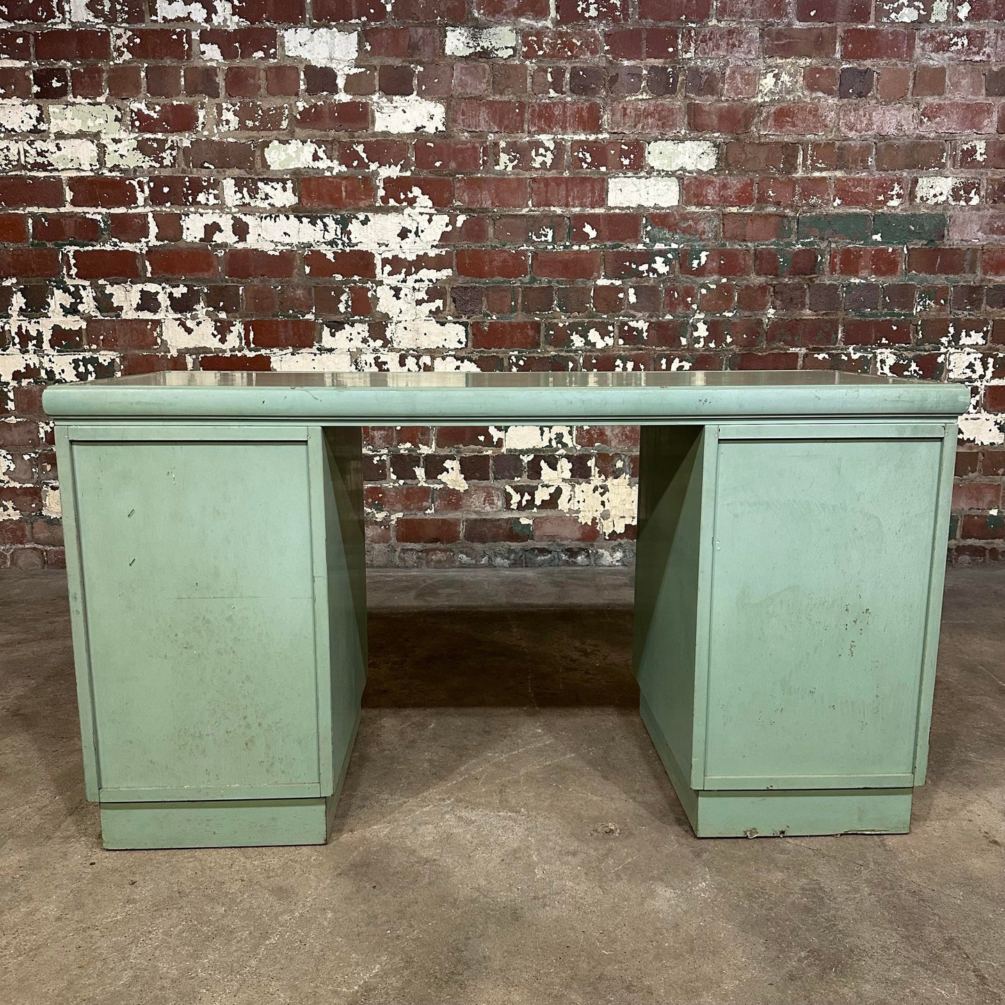 Kittinger Mandarin Vanity With Mohair Stool