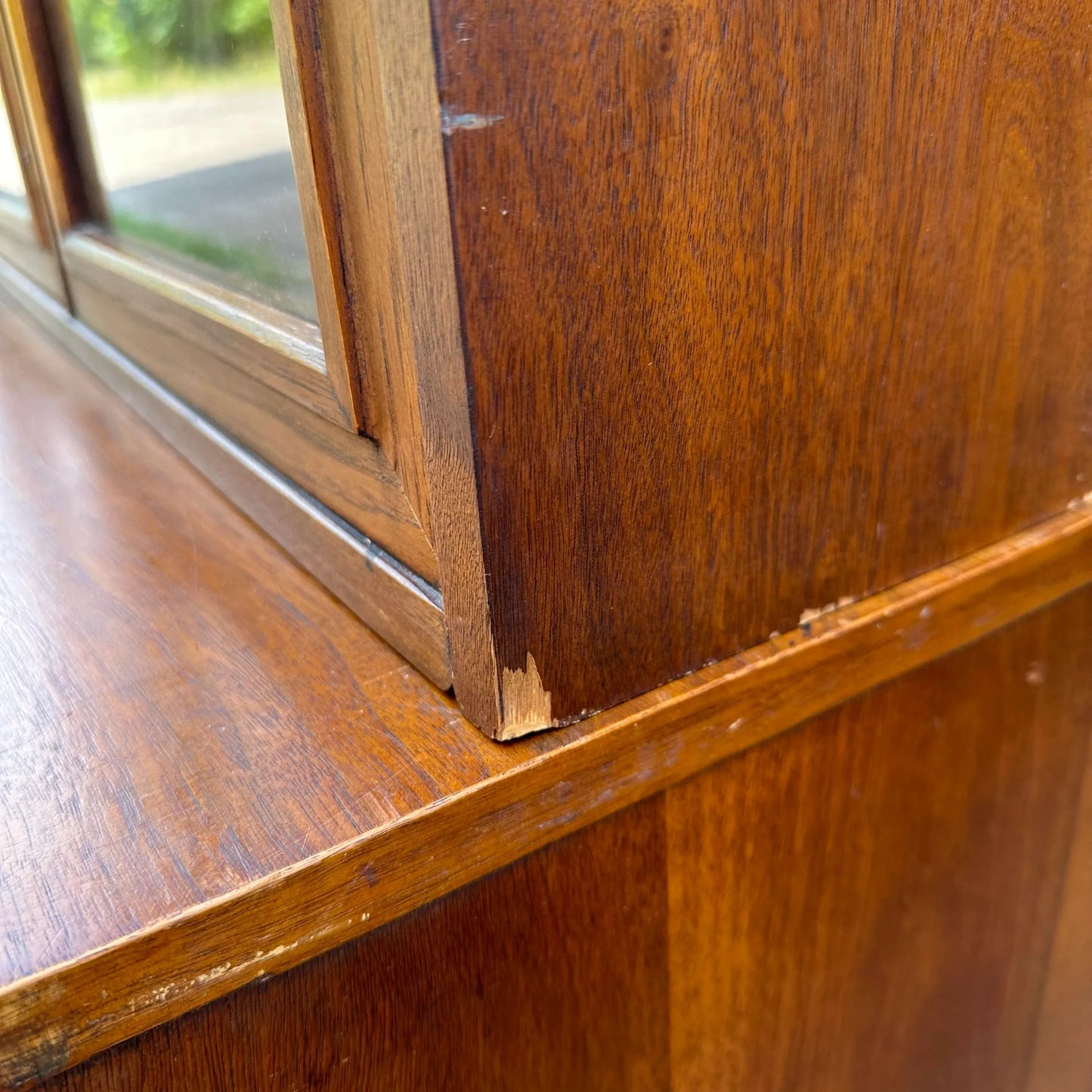 Broyhill Premier Scultpra China Cabinet