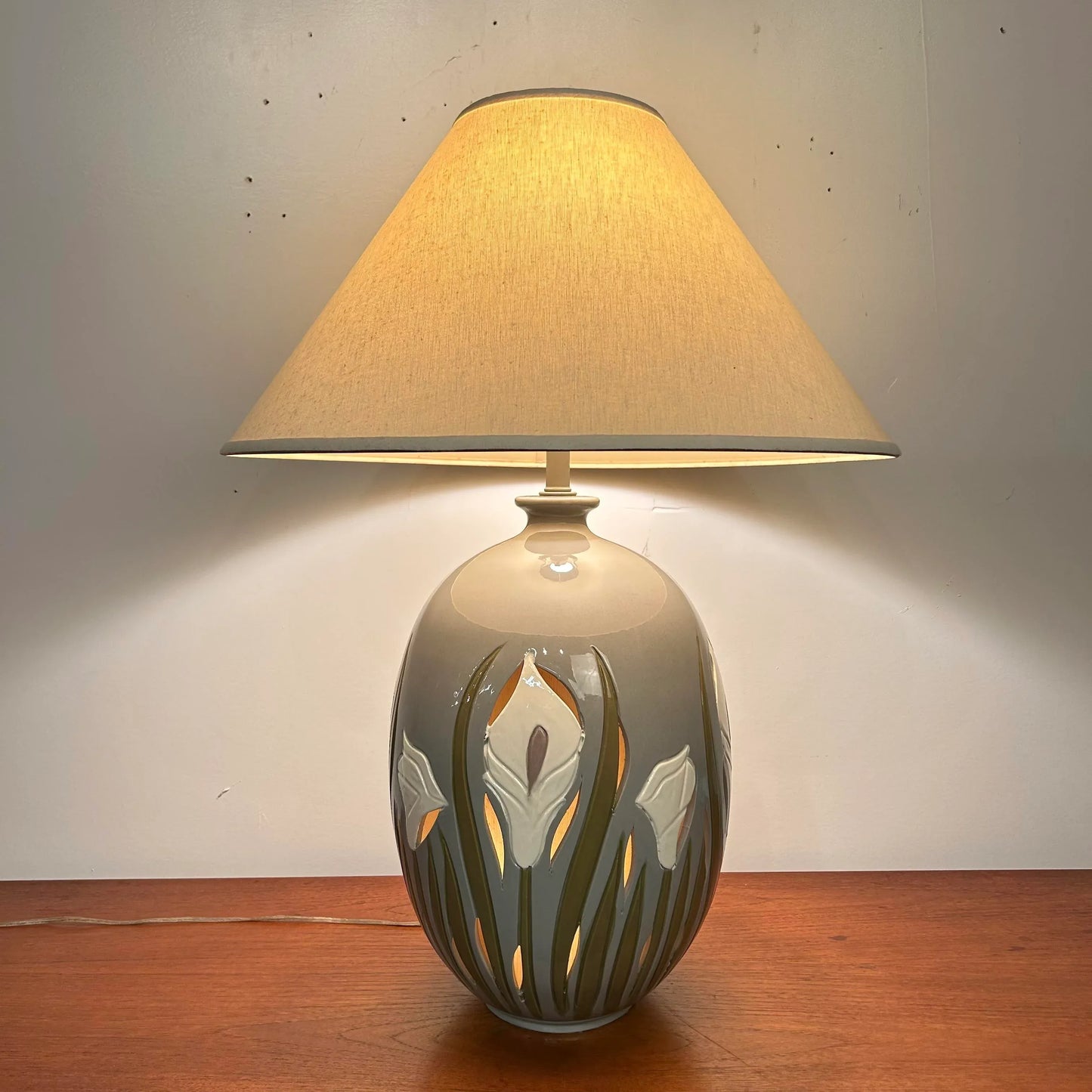 Ceramic Floral Table Lamp