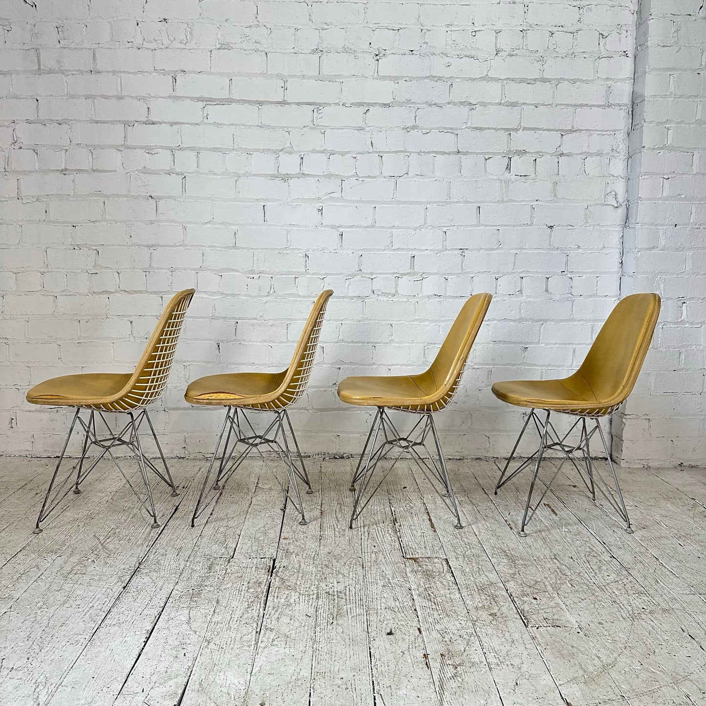 Set of 4 Eames Herman Miller Dkr-1 Eiffel Wire Chairs Leather Pads