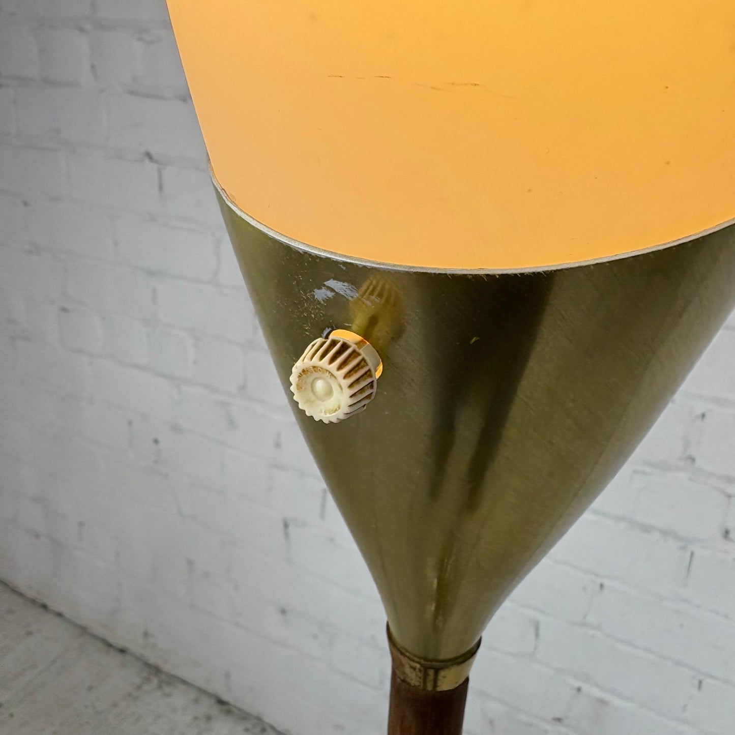 Mid Century Modern Laurel Touchier Floor Lamp