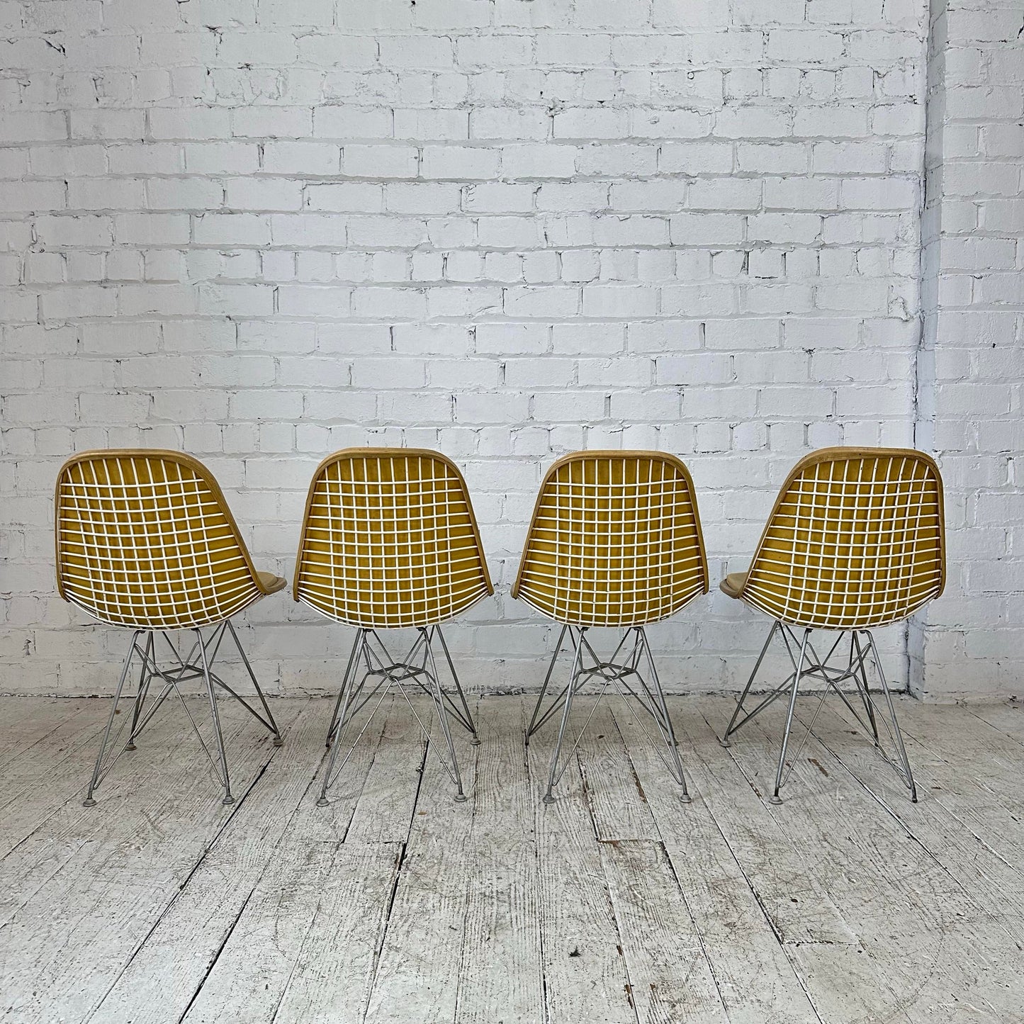 Set of 4 Eames Herman Miller Dkr-1 Eiffel Wire Chairs Leather Pads