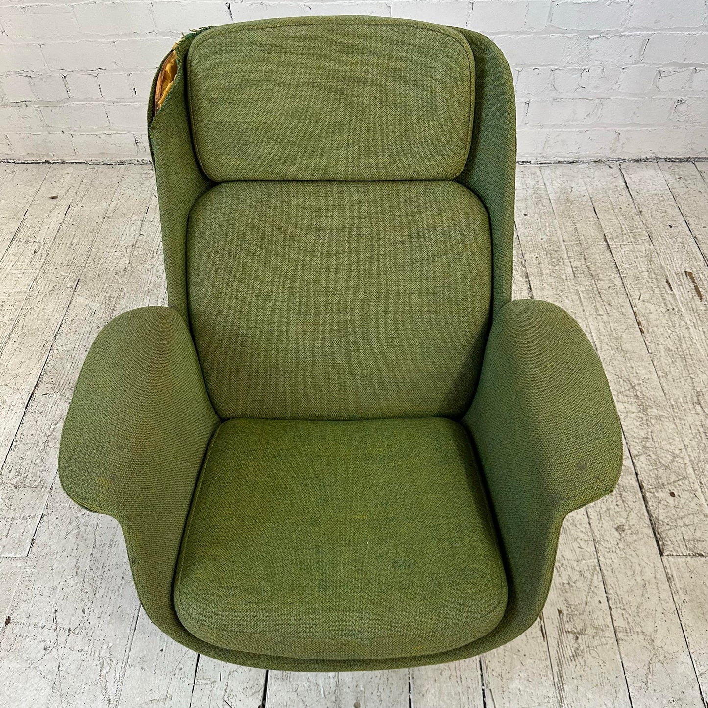 Stending Swivel Lounge Chair