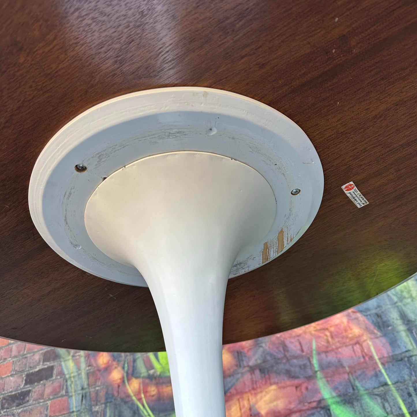 Mid Century Modern Eero Saarinen for Knoll Walnut Round Dining Kitchen Table 42"