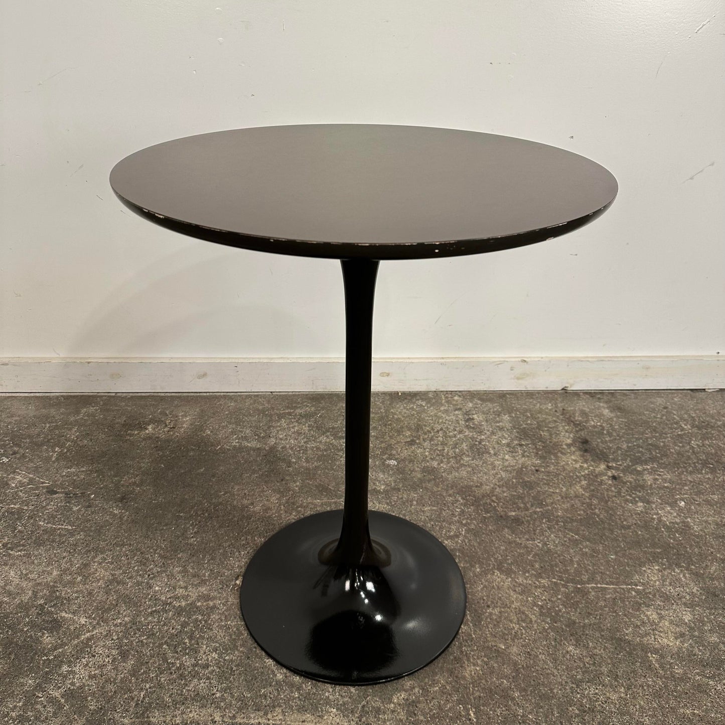Mid Century Modern Burke Round Tulip Bistro Table
