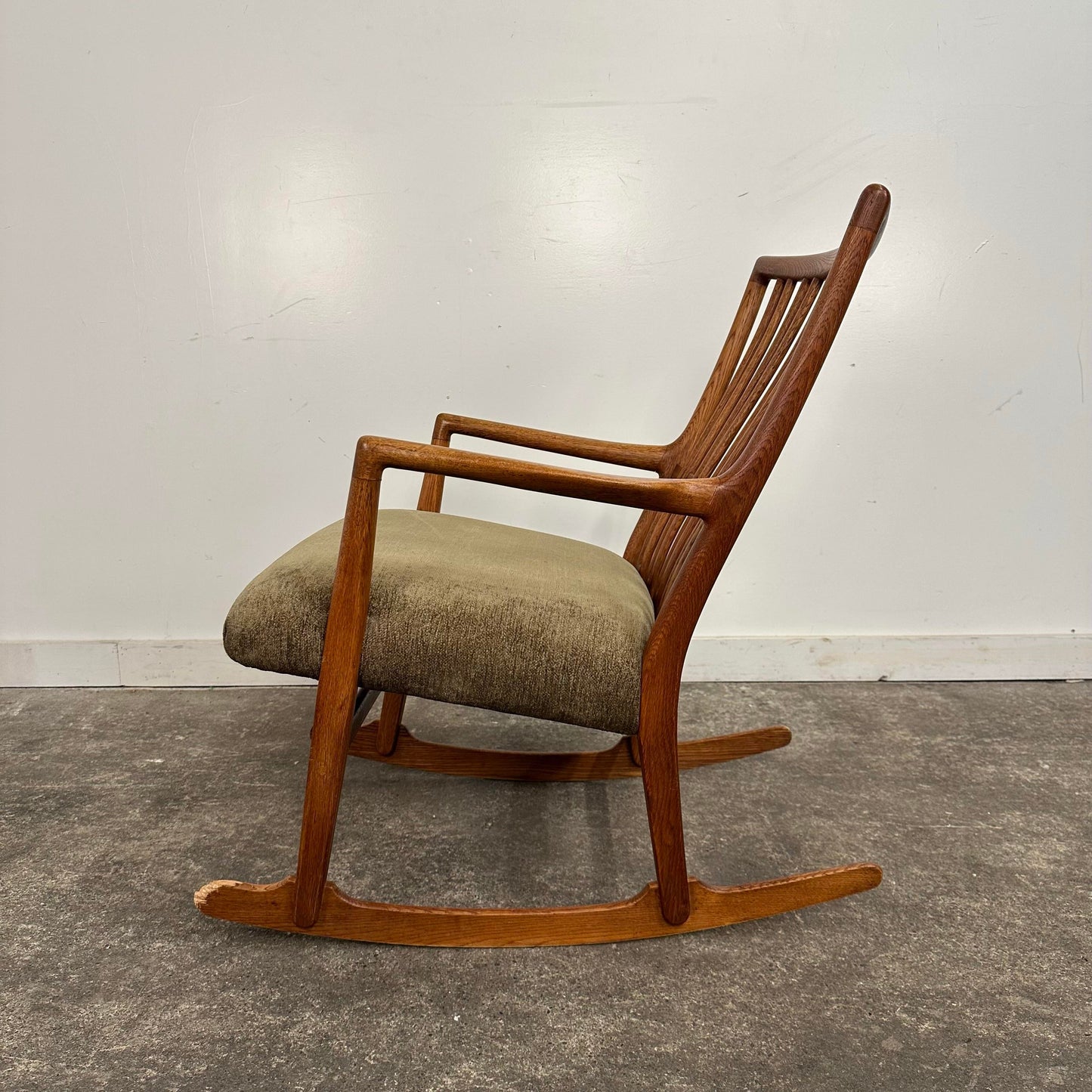 Early Mid Century Modern Hans J. Wegner Rocking Chair Ml-33