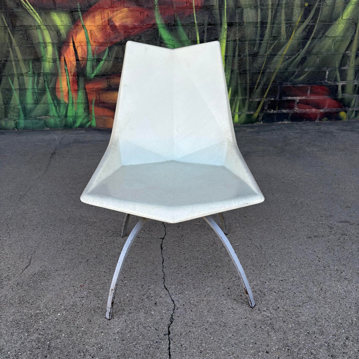 Mid Century Modern Paul McCobb Fiberglass Origami Chair Spider Base