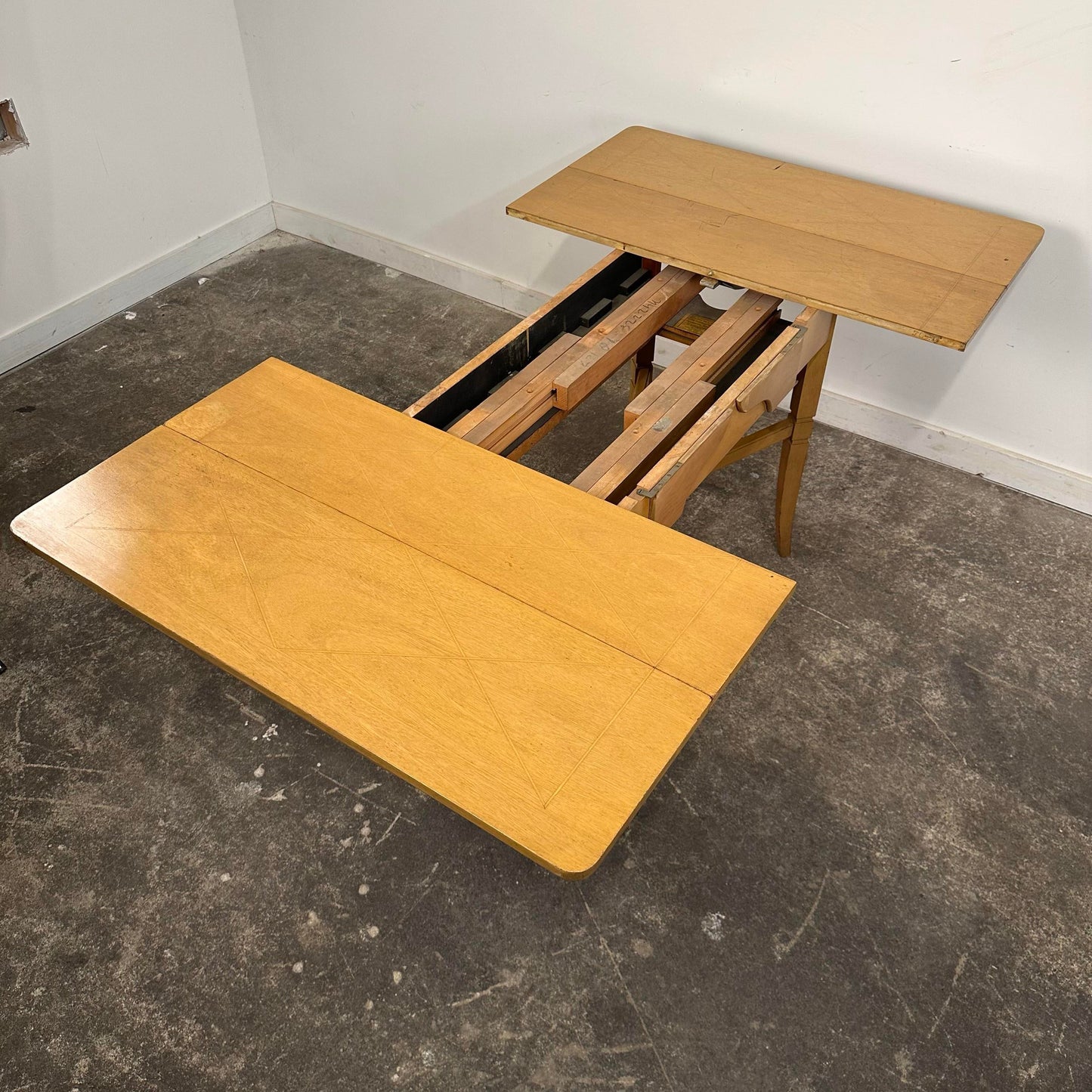 Tommi Parzinger Extendable Drop-Leaf Dining Table