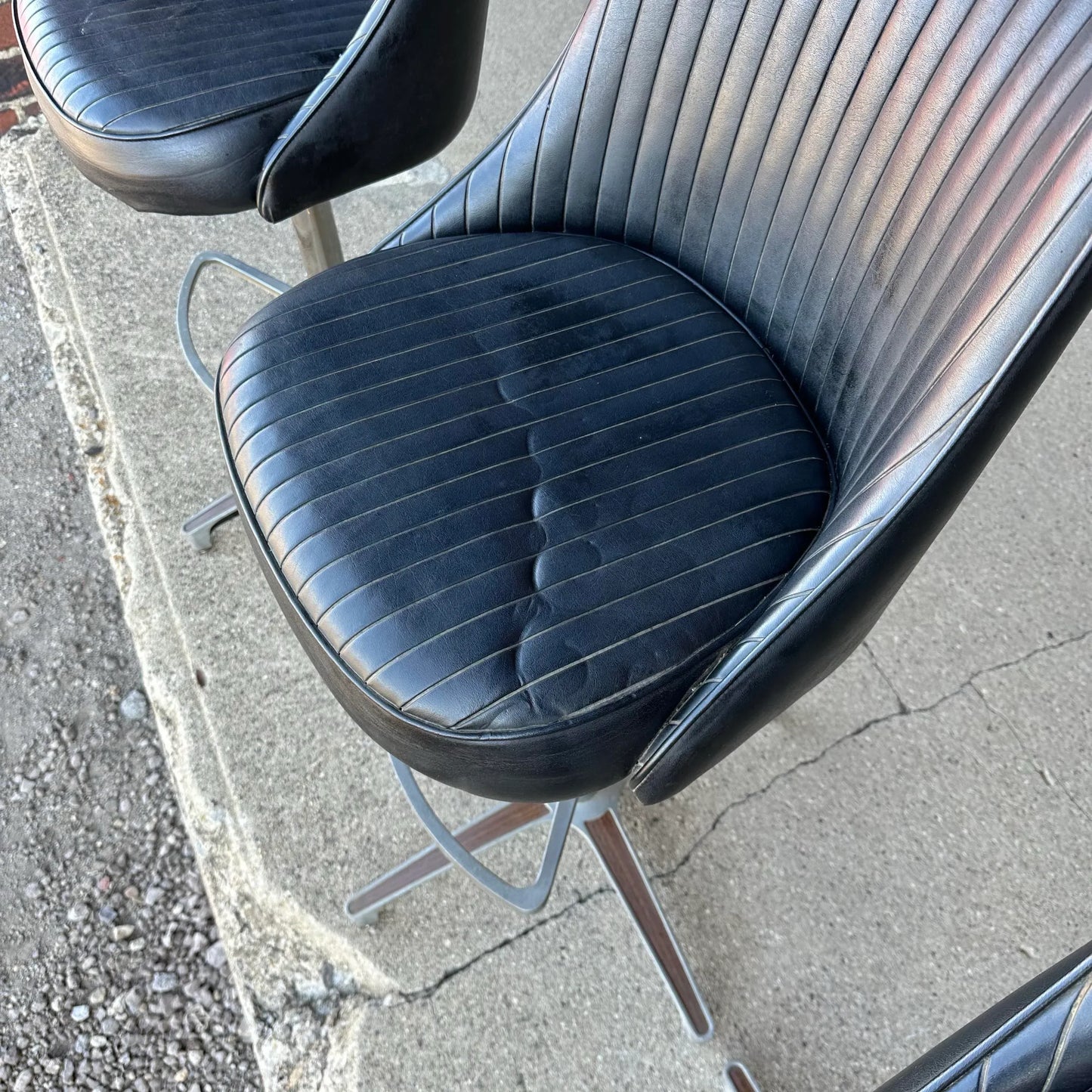 Set of 4 ChromCraft Swivel Bar Stools