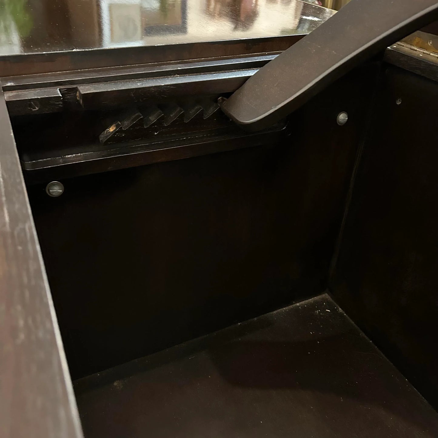 King Size Headboard With Floating End Tables Dunbar? Or Probbe?