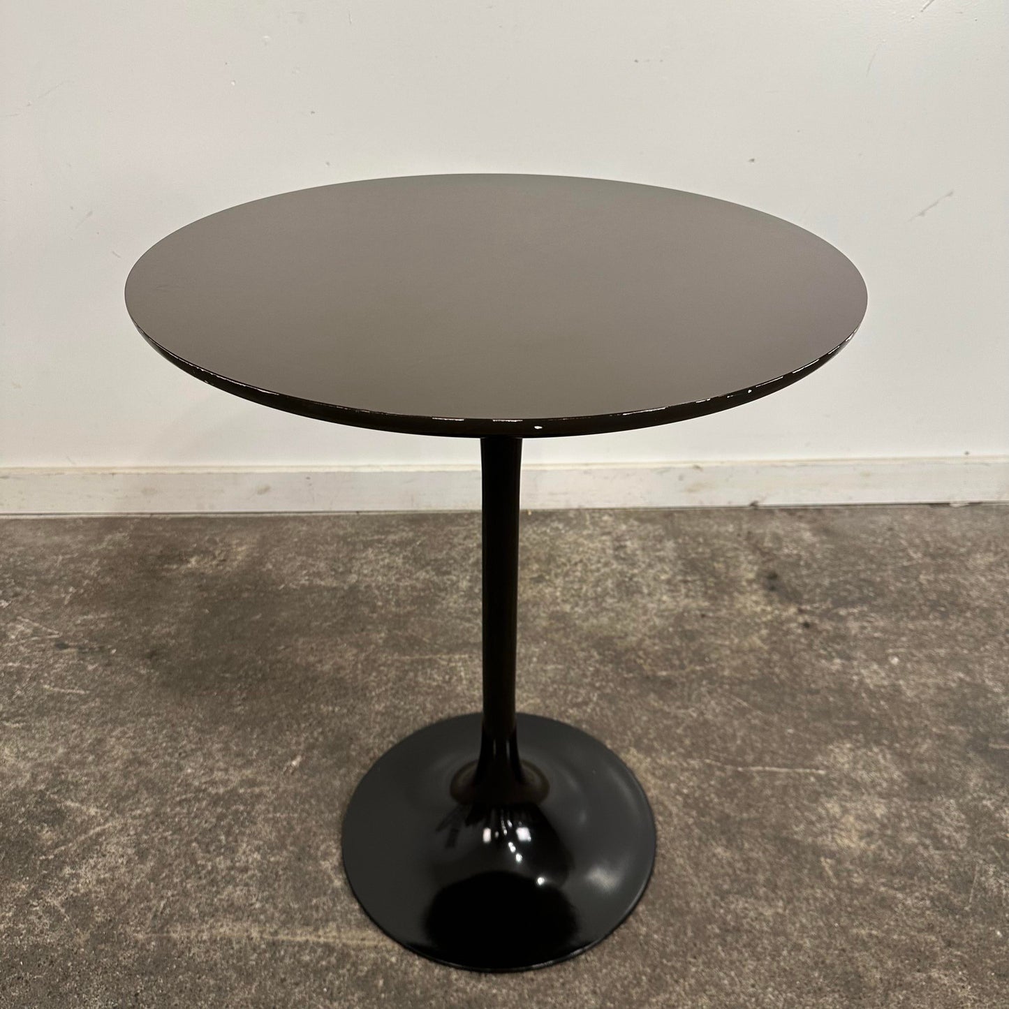 Mid Century Modern Burke Round Tulip Bistro Table