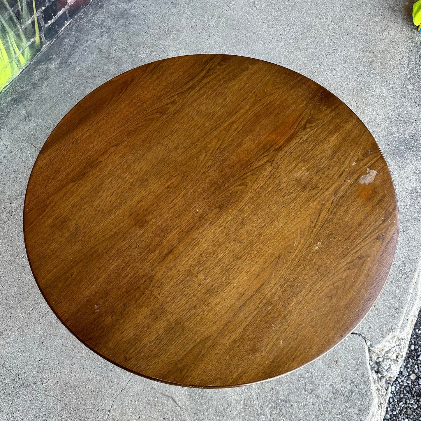 Mid Century Modern Eero Saarinen for Knoll Walnut Round Dining Kitchen Table 42"