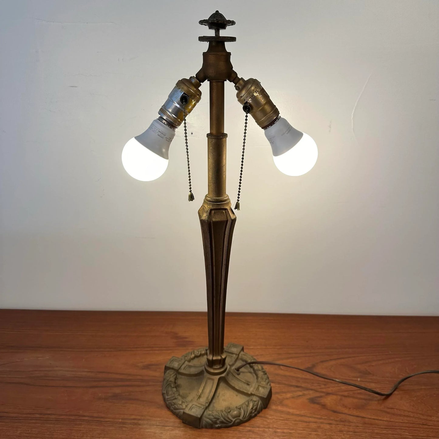 Antique Stained Glass Tiffany Style Table Lamp
