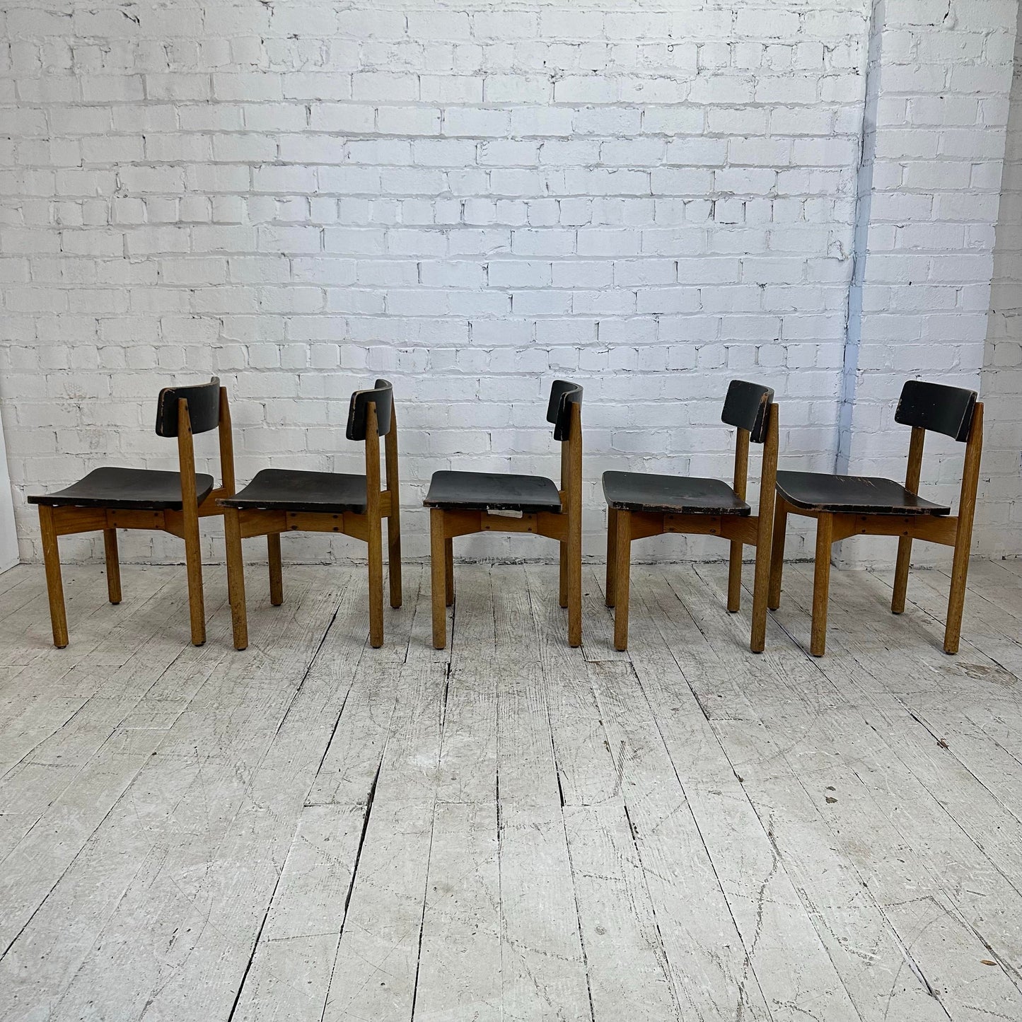 Set of 5 Mid Century Modern Gunlocke Chairs