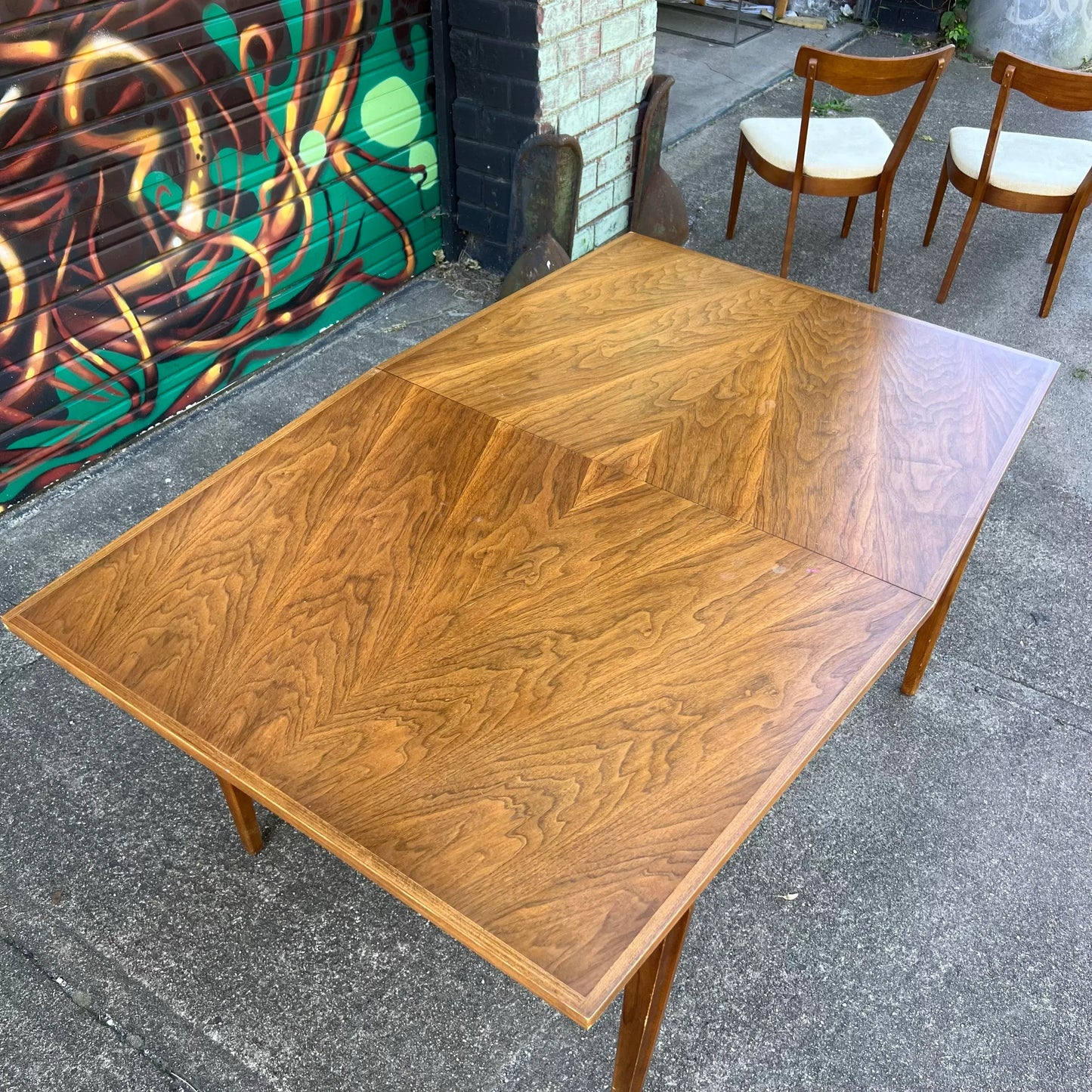 American of Martinsville Dining Set With Four Chairs