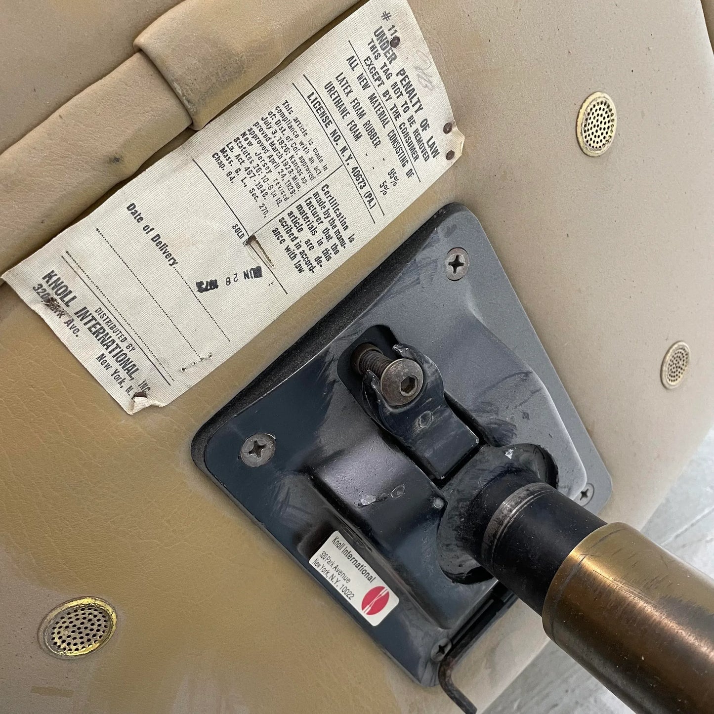 Mid Century Leather Executive Chair by Max Pearson for Knoll