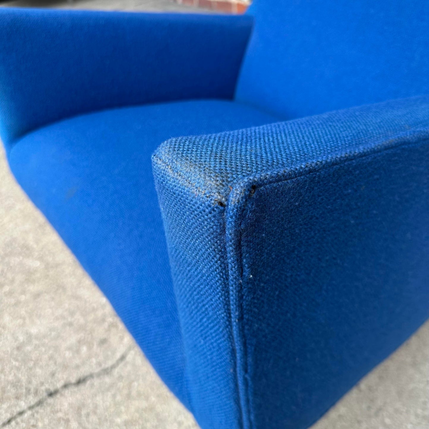 Jens Risom Easy Chair Walnut Lounge Chair Mid-Century Modern