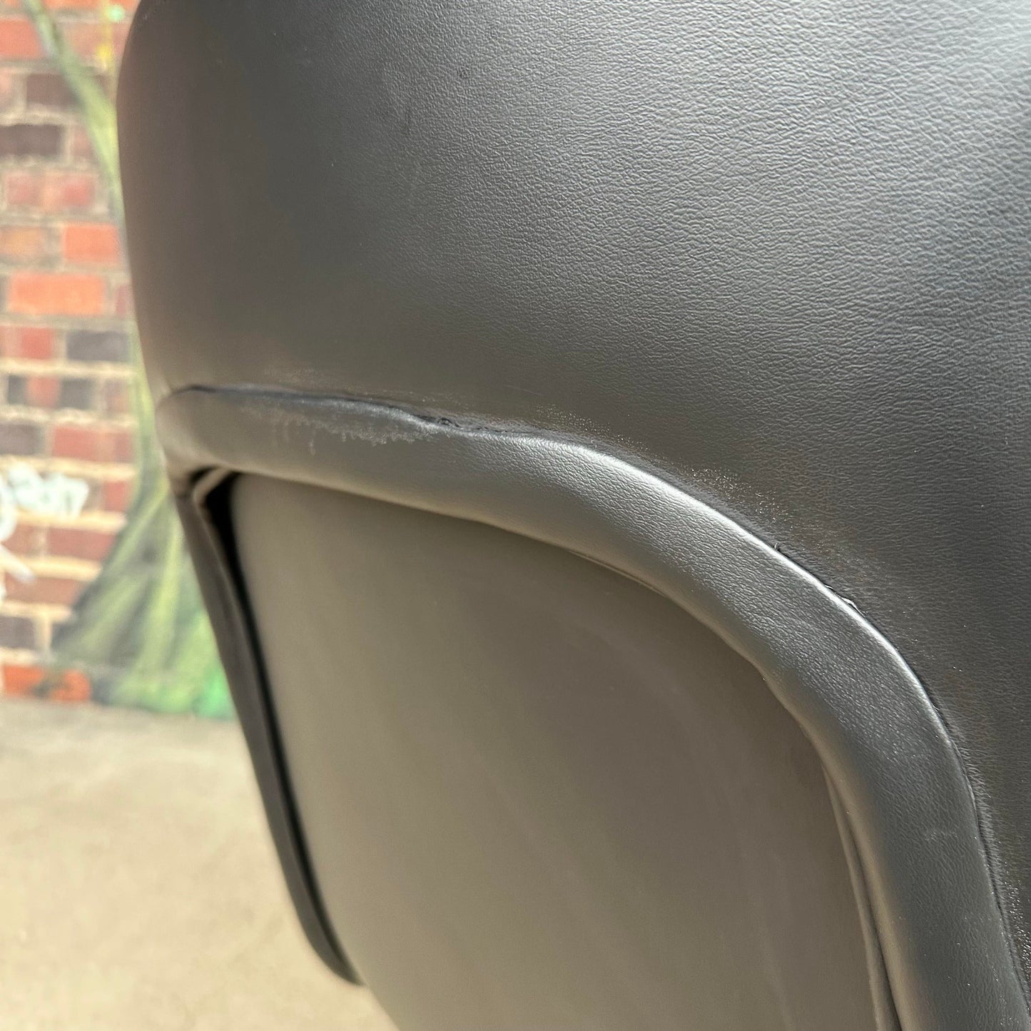 Max Pearson for Knoll Black Vinyl Executive Chair