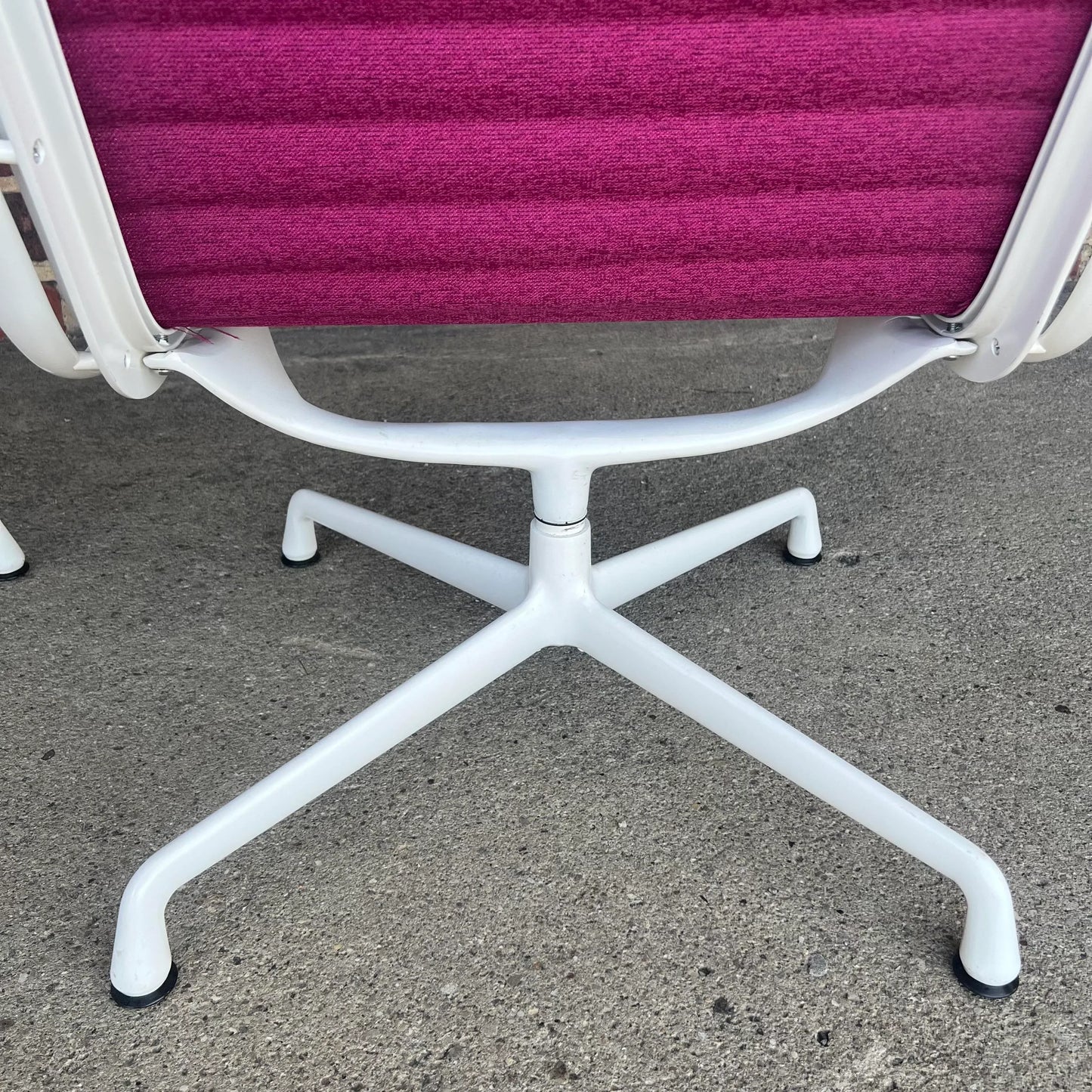 Pair of Eames Herman Miller Aluminum Group Lounge Chairs White Frames and Pink Fabric
