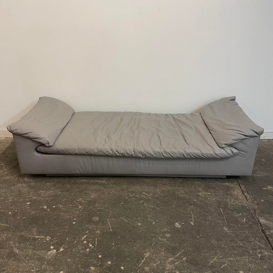 1980s Preview Furniture Grey Leather Daybed Attributed to Vladimir Kagan