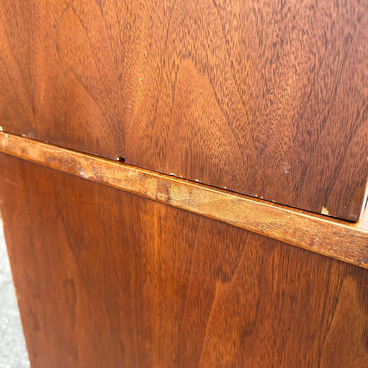 Broyhill Premier Scultpra China Cabinet