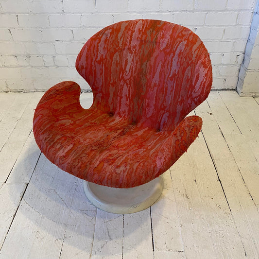 Mid Century Scandinavian Iris Tulip Swivel Base Club Chair