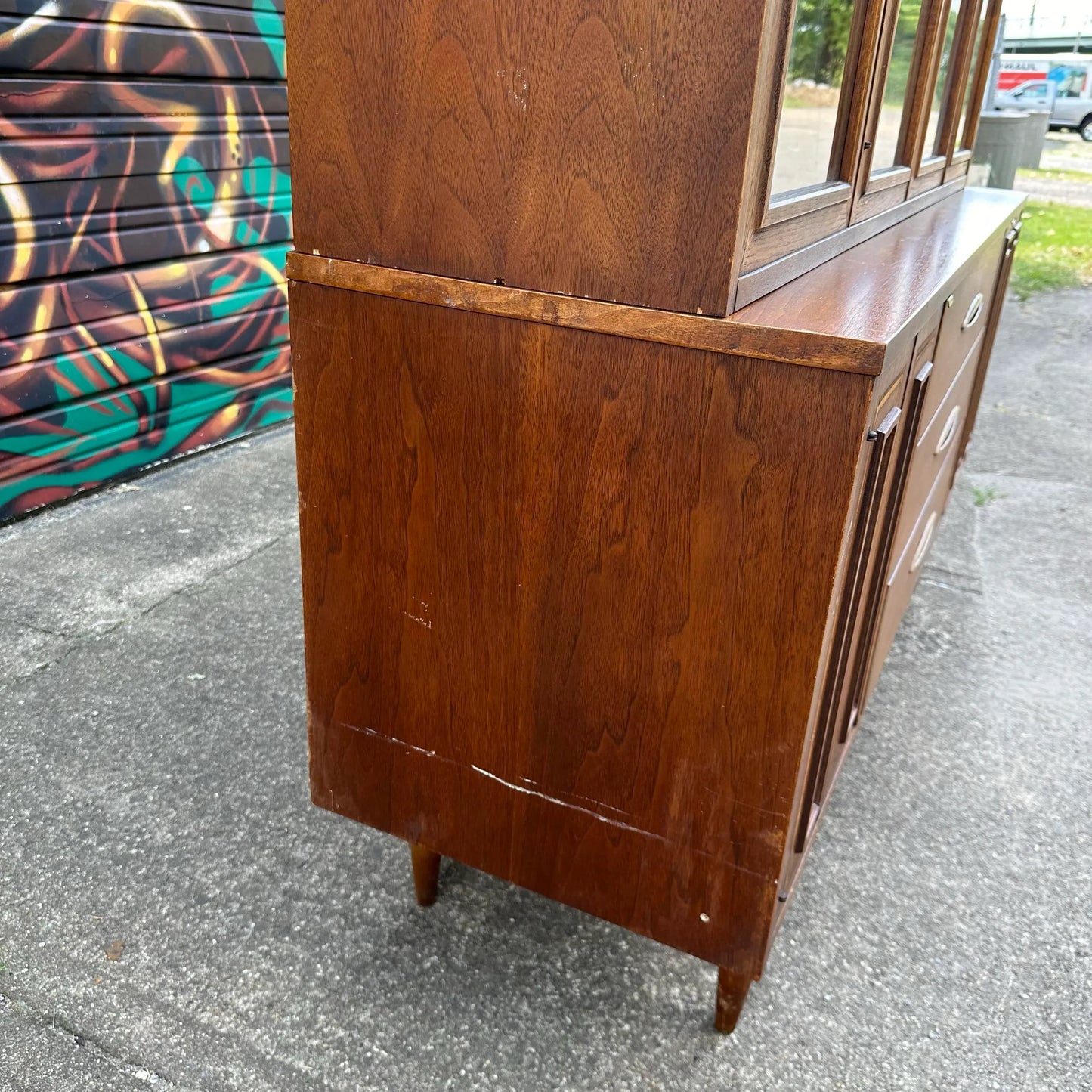 Broyhill Premier Scultpra China Cabinet