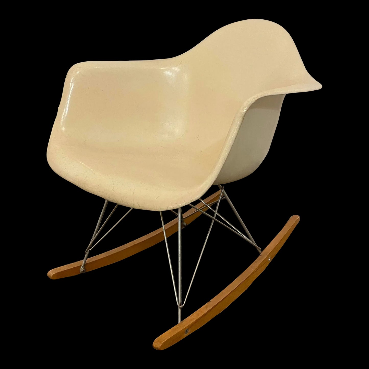 Charles and Ray Eames Arm Shell Rocking Chair for Herman Miller in White Fiberglass With Authentic Rocking Base