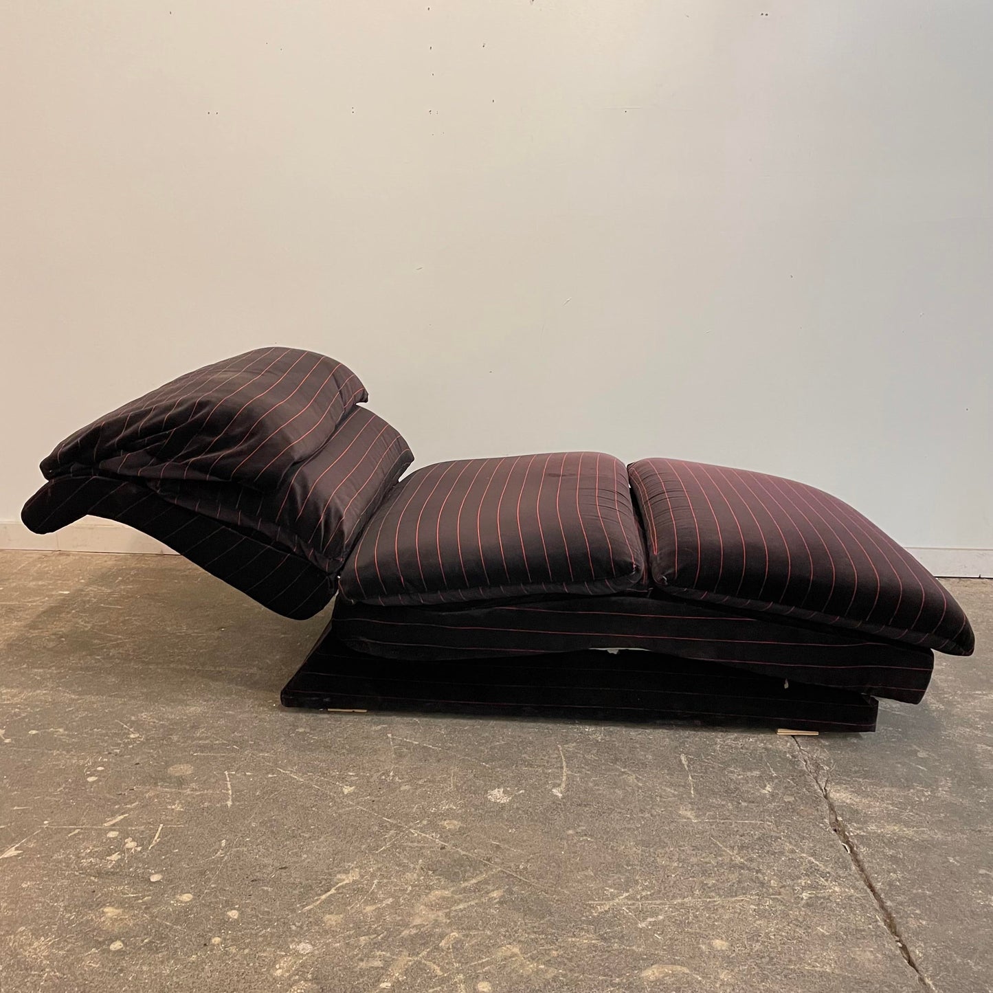 1980s Vladimir Kagan for Preview Furniture Black and Red Stripe Chaise